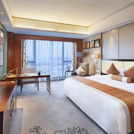 Guangzhou Changfeng Gloria Plaza Hotel מראה חיצוני תמונה